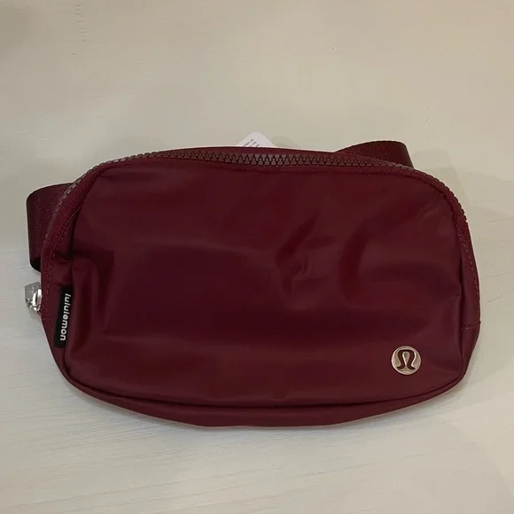 Lululemon Everywhere Belt Bag - Red Merlot - Picture 5 of 6